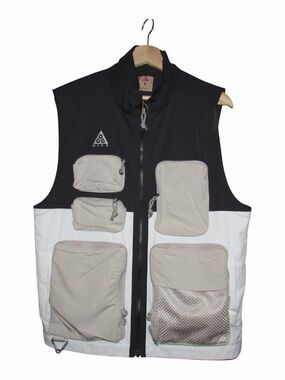 Nike ACG Multiple Pockets Functional Vest Black White Splicing Sz S CK7236-010